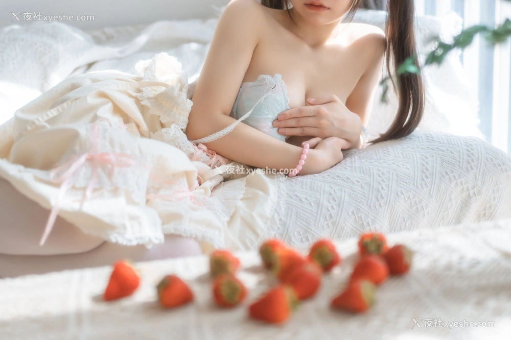 1P - 六味帝皇酱《小艺LOX洛丽塔》