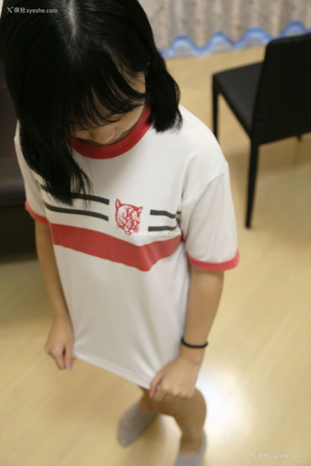 1P - 不知名清纯艺校学生模特宾馆大尺度人体私拍套图
