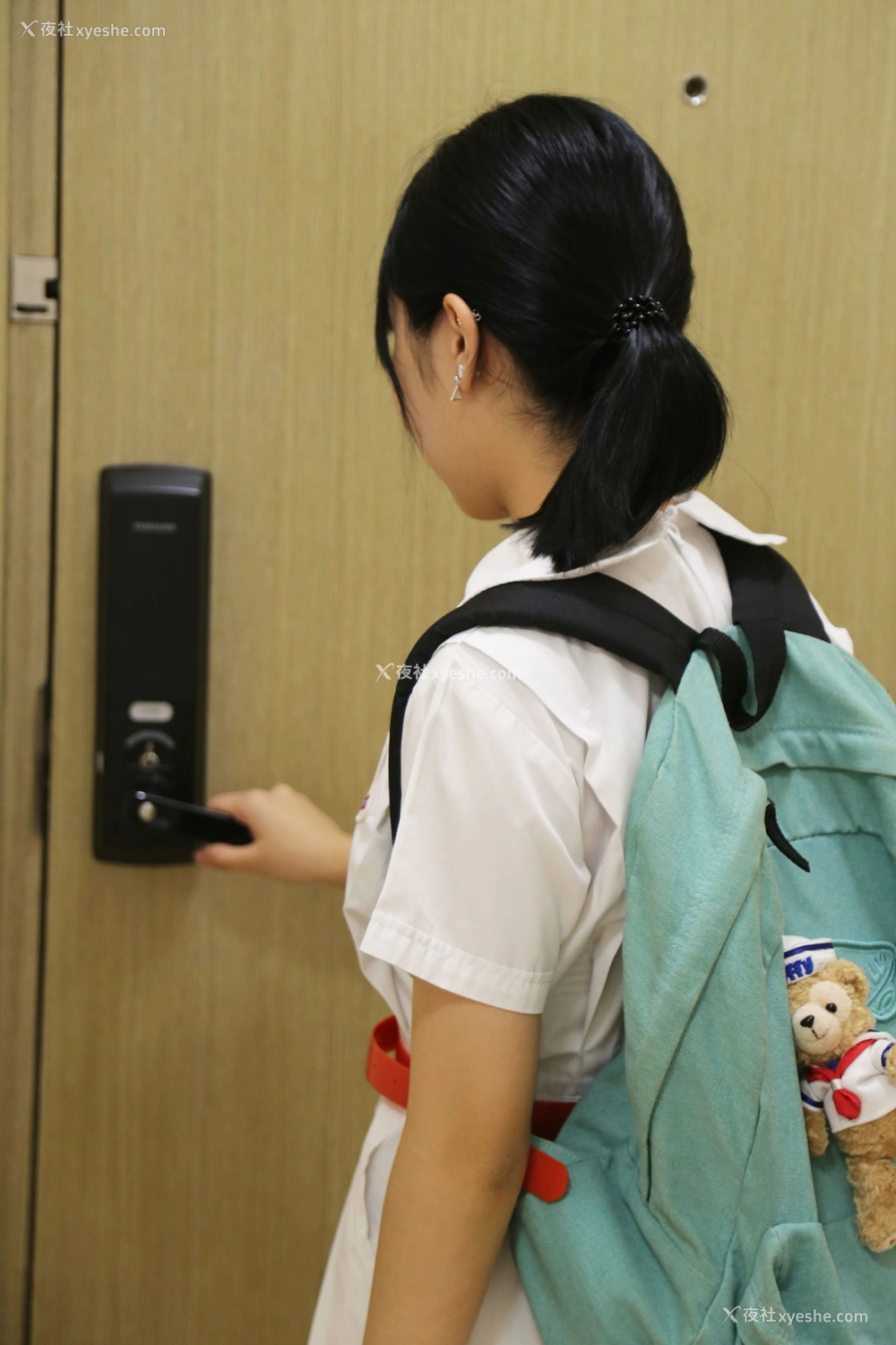 1P - 不知名清纯艺校学生模特宾馆大尺度人体私拍套图