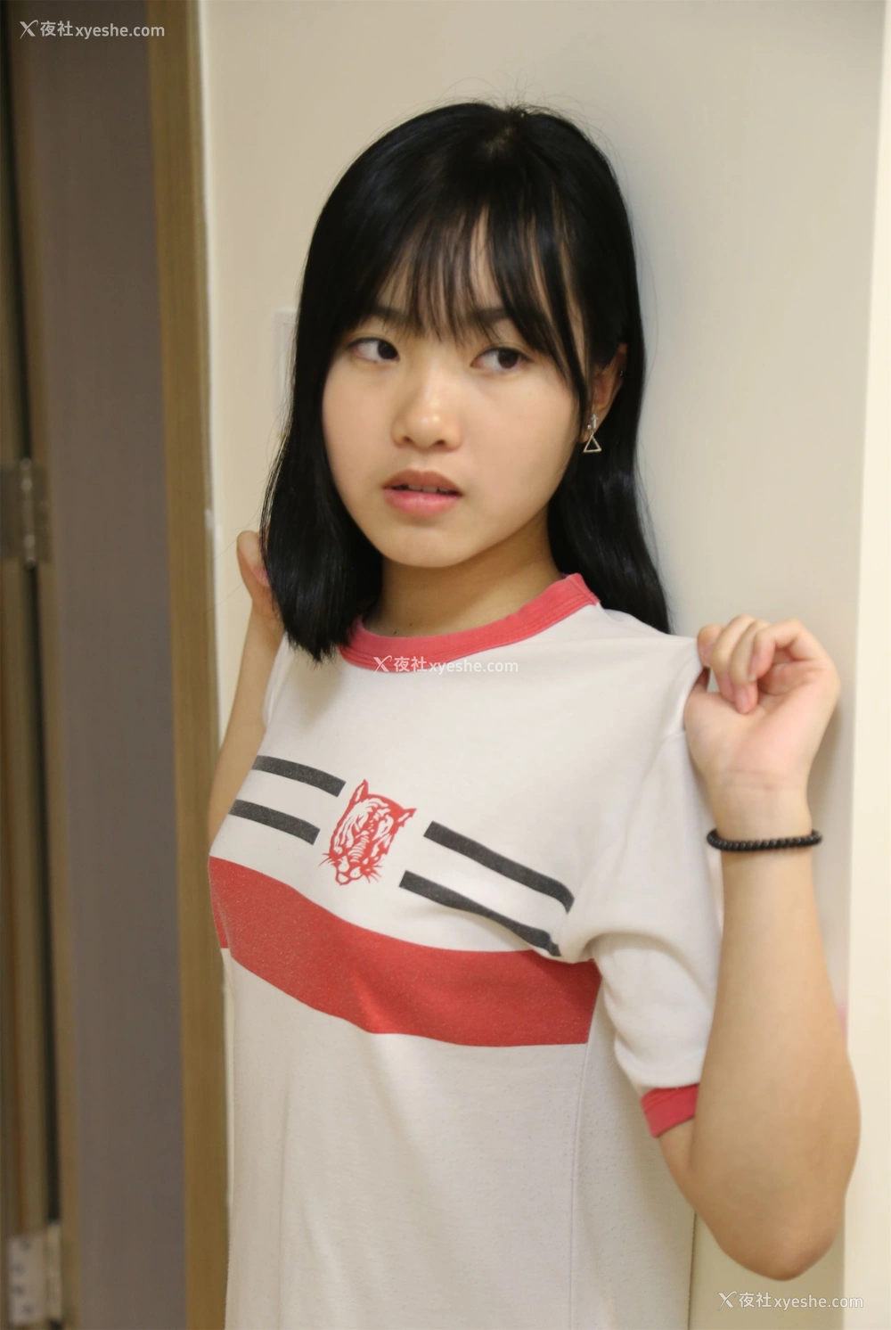 1P - 香港学妹大尺度人体私拍套图
