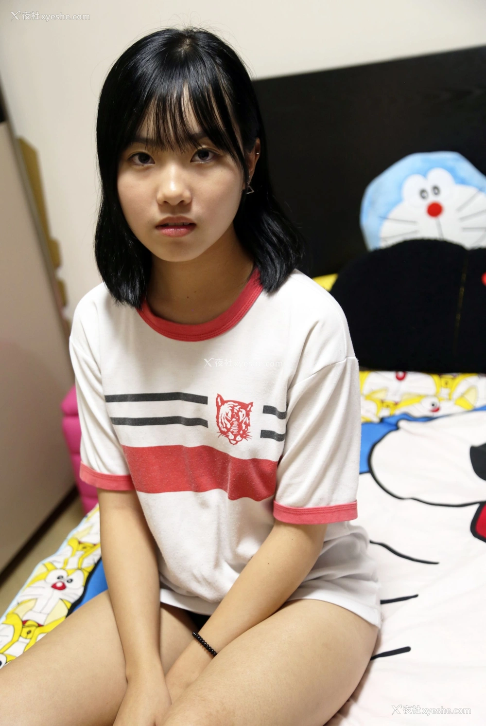 1P - 香港学妹大尺度人体私拍套图