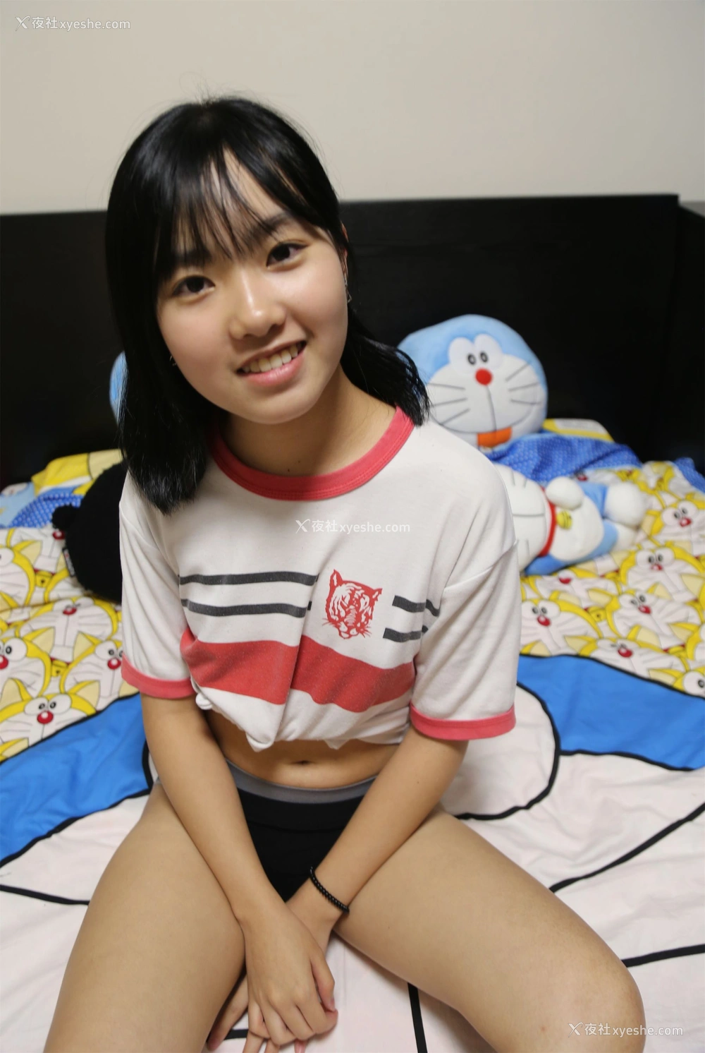 1P - 香港学妹大尺度人体私拍套图