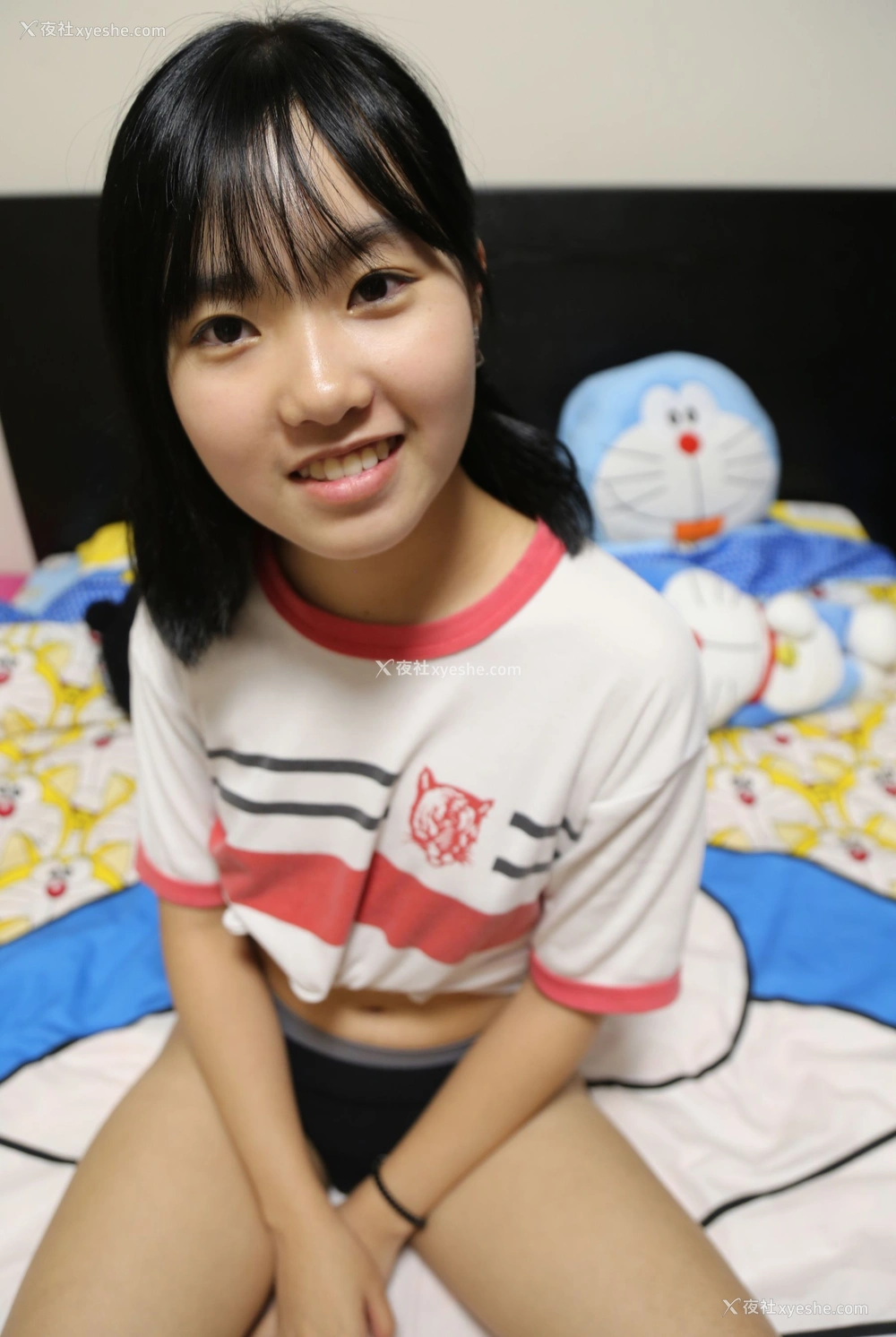 1P - 香港学妹大尺度人体私拍套图