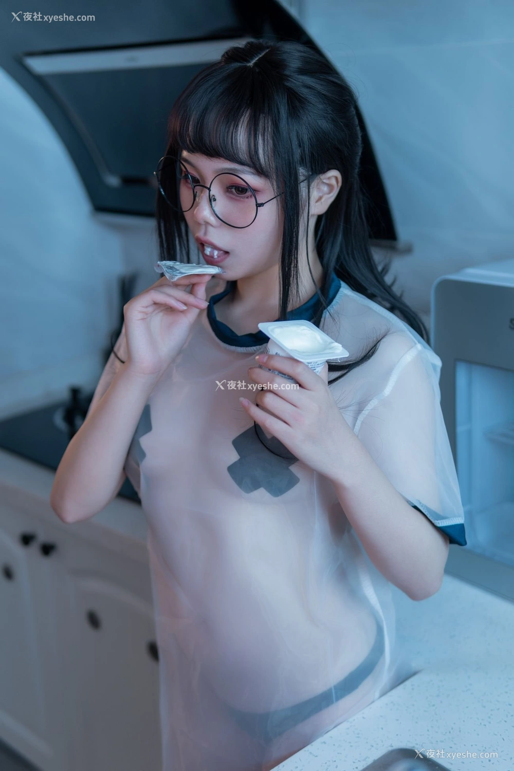 1P - 七月喵子《酸奶眼镜娘》