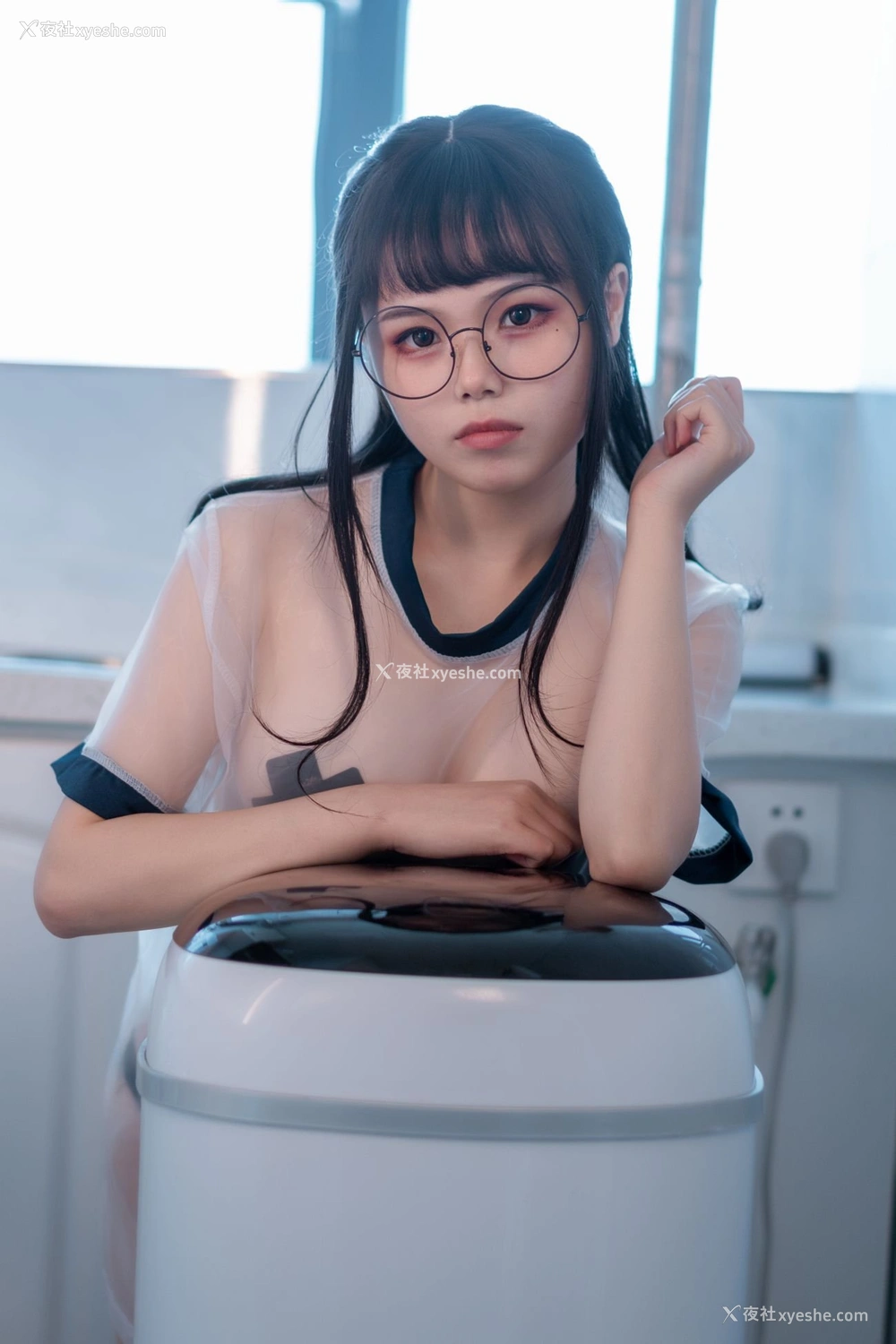 1P - 七月喵子《酸奶眼镜娘》
