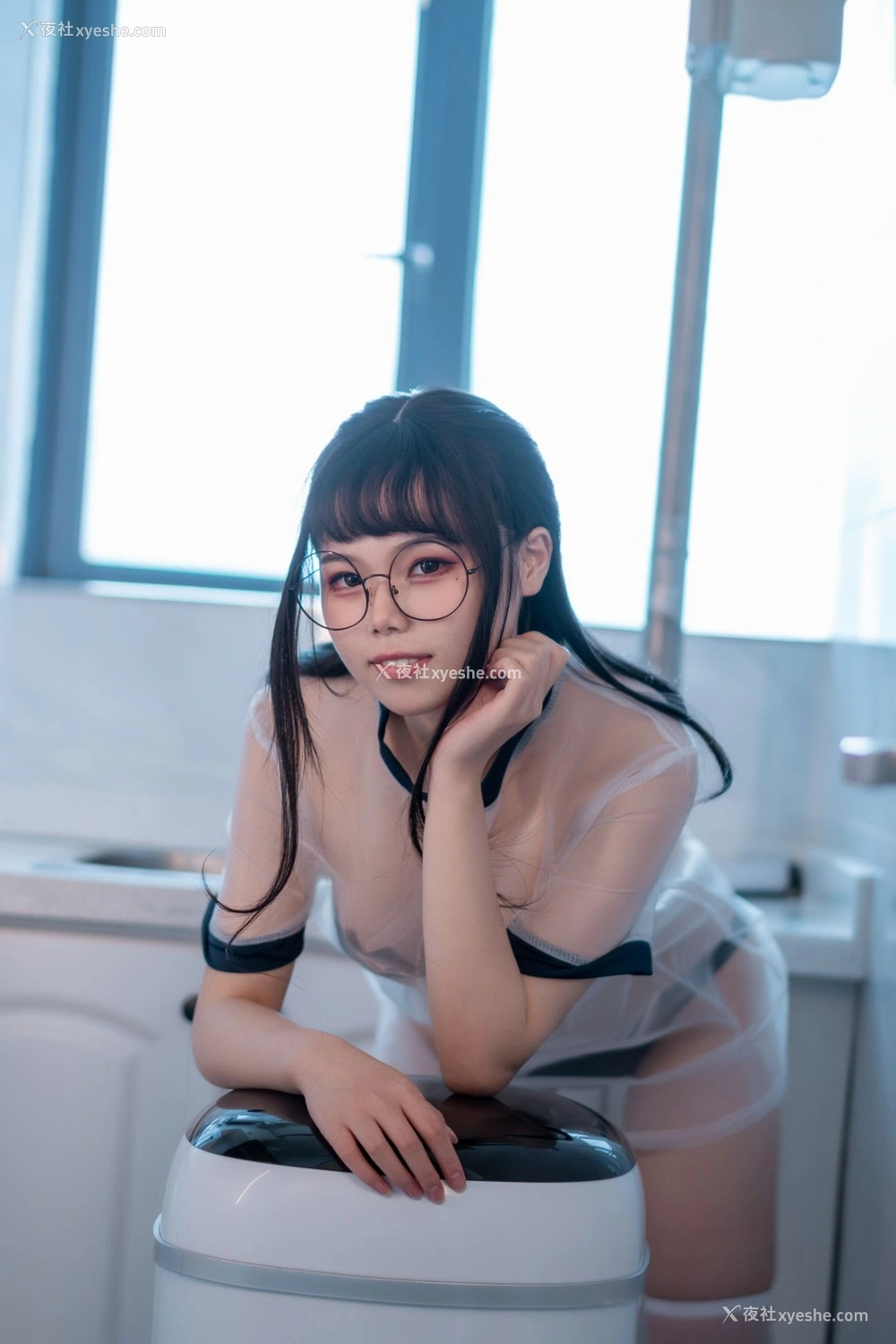 1P - 七月喵子《酸奶眼镜娘》