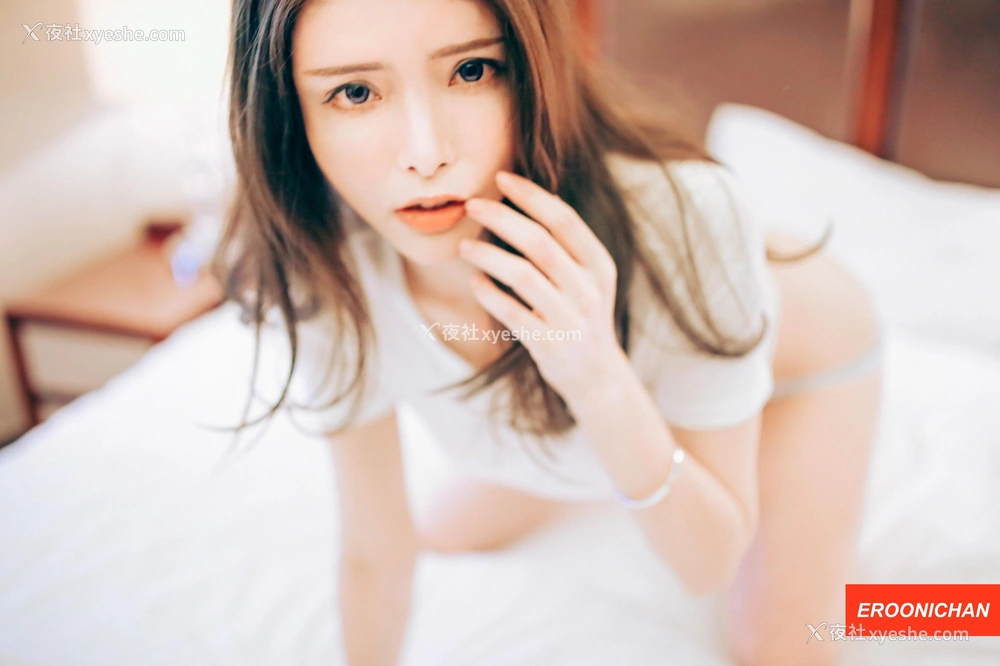 1P - EROONICHAN 夏小秋秋秋 CUTE写真集