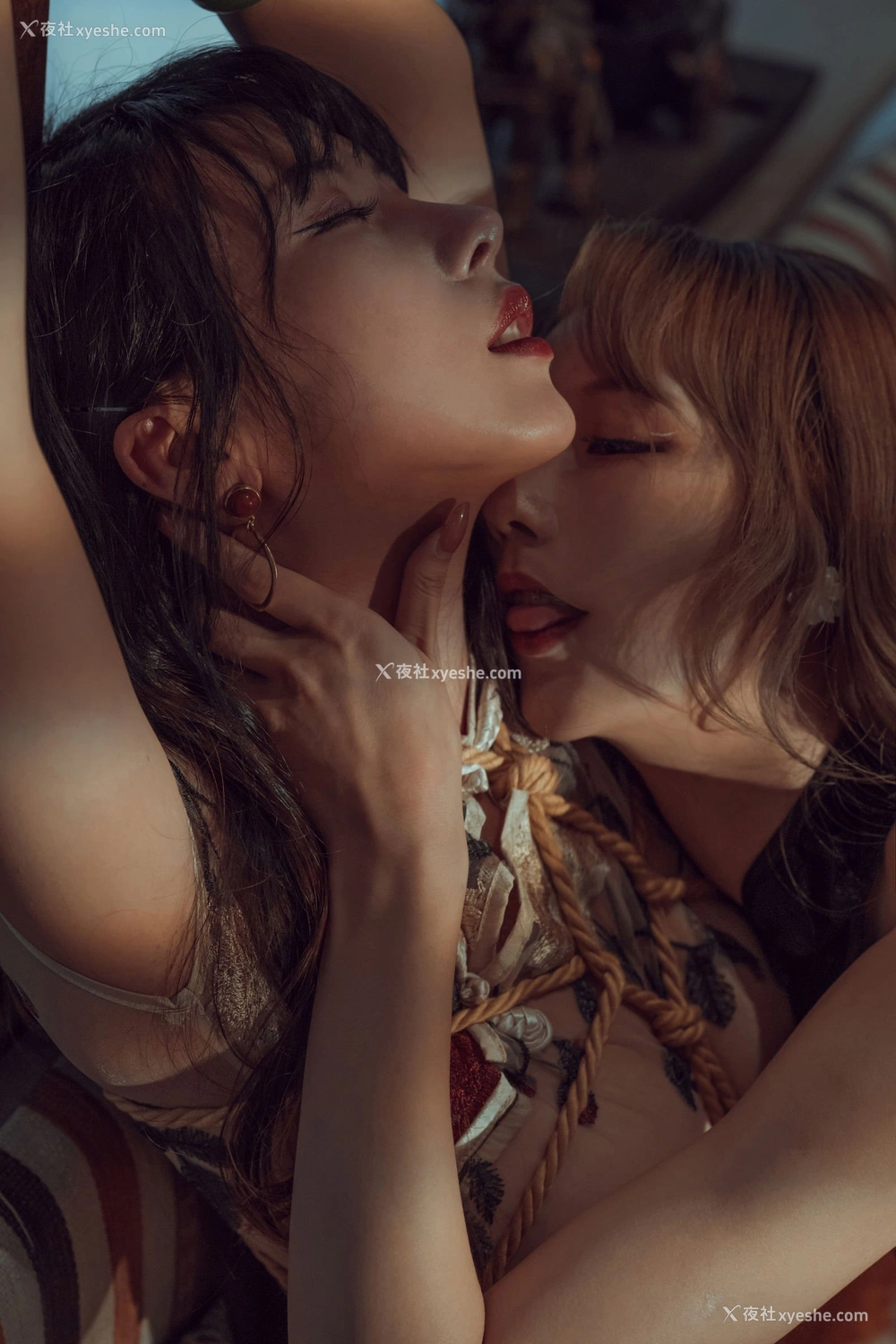 1P - 奶桃《捆绑旗袍百合》
