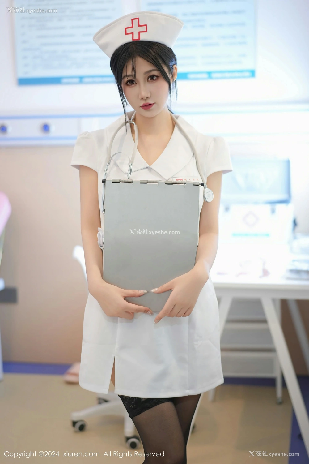 1P - [XiuRen秀人网] No.8512 laura阿姣