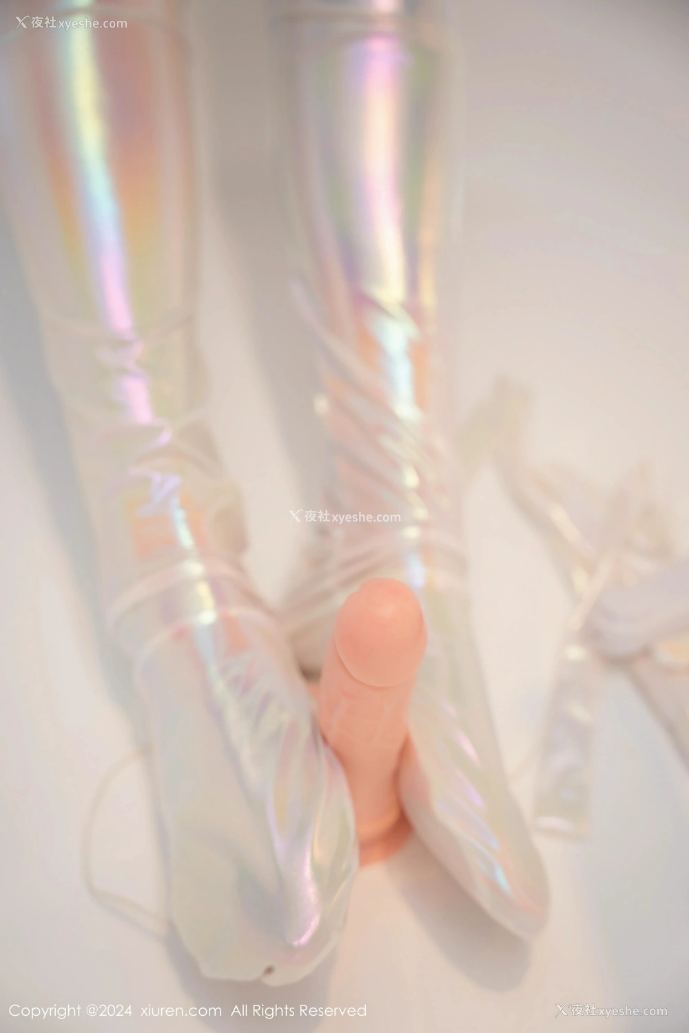 1P - [XiuRen秀人网] No.8840 徐若兮