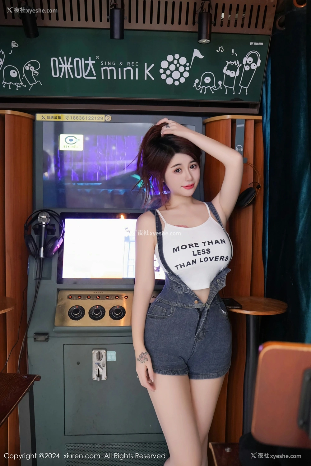 1P - [XiuRen秀人网] No.8506 美七 Mia