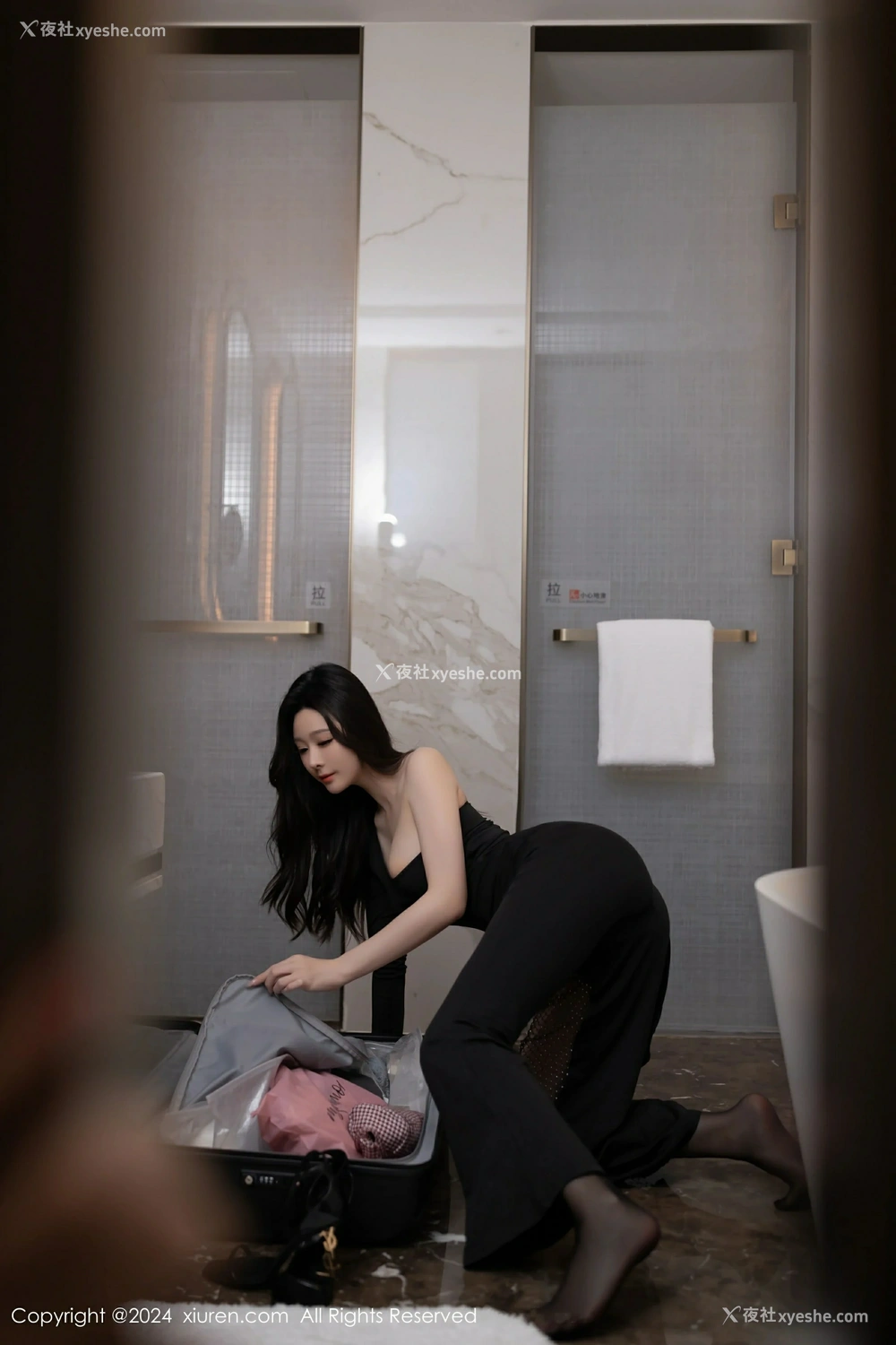 1P - [XiuRen秀人网] No.9386 小逗逗