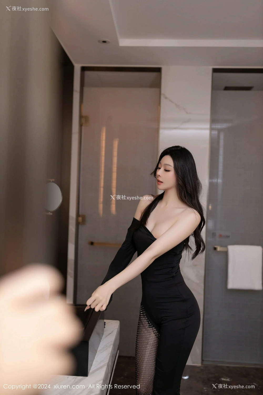 1P - [XiuRen秀人网] No.9386 小逗逗