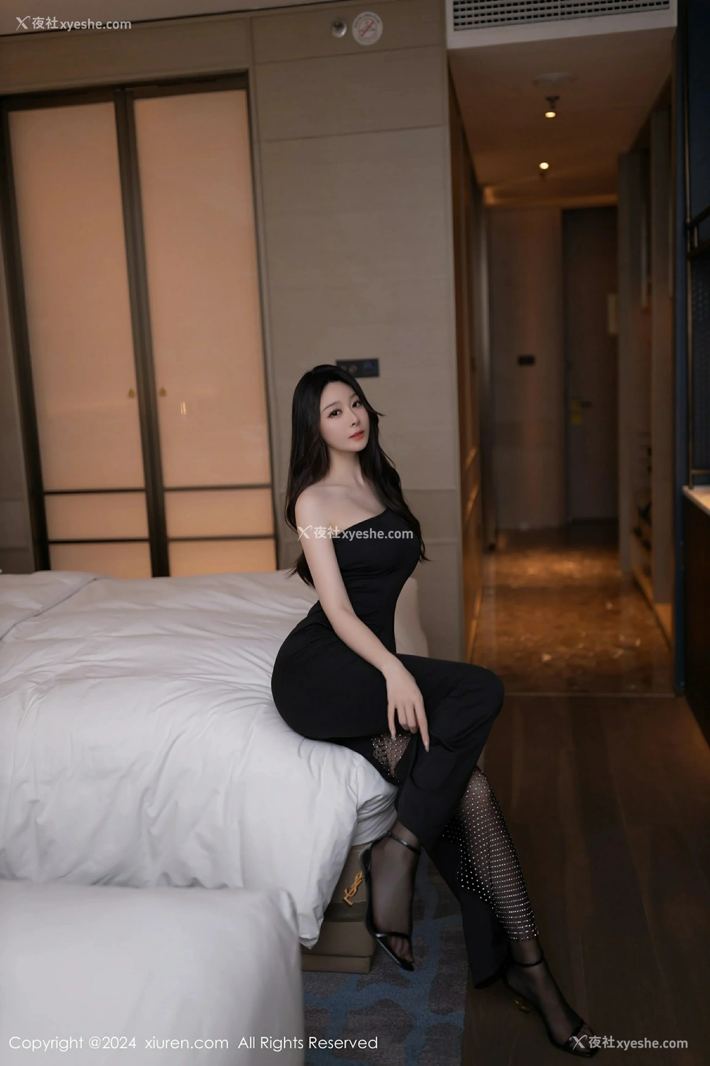 1P - [XiuRen秀人网] No.9386 小逗逗