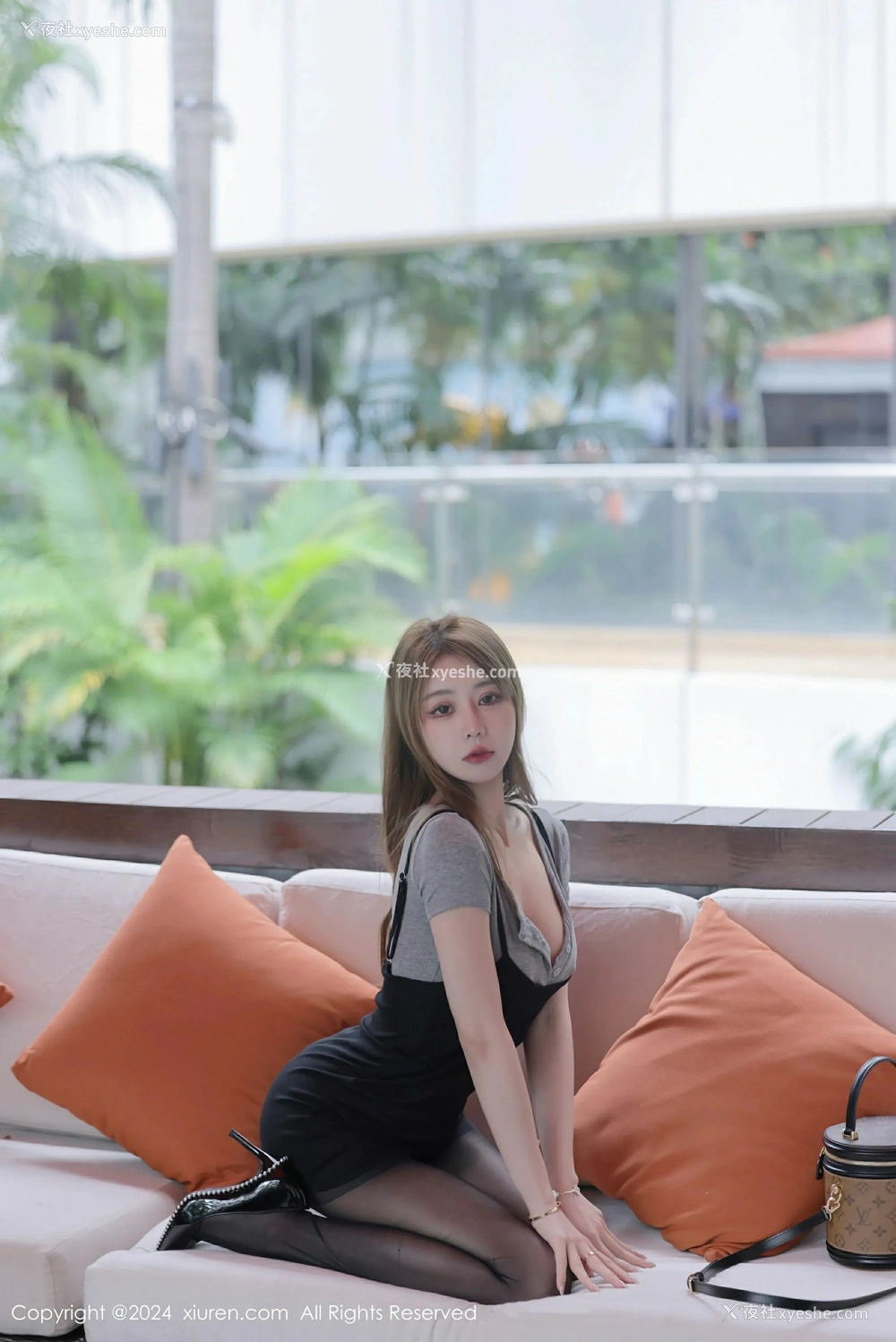 1P - [XiuRen秀人网] No.9213 Zoe柚柚