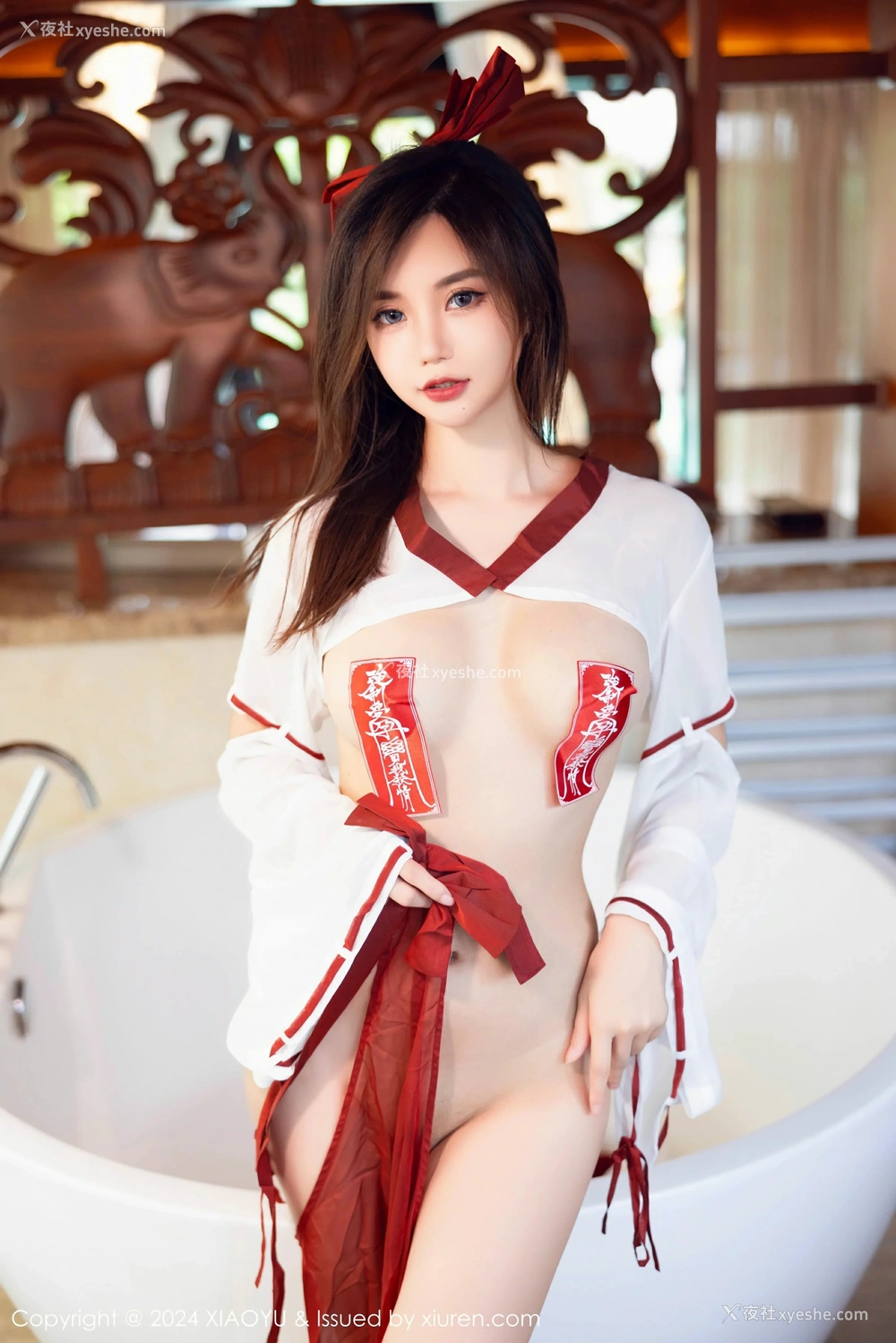 1P - [XiuRen秀人网] No.8814 绮里嘉ula