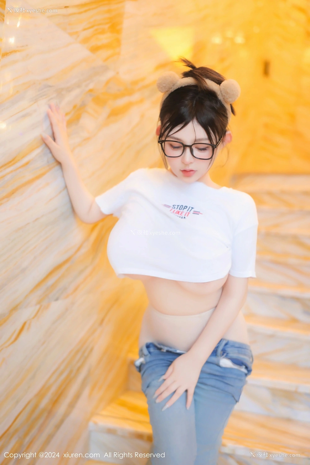 1P - [XiuRen秀人网] No.8809 娜娜子yy