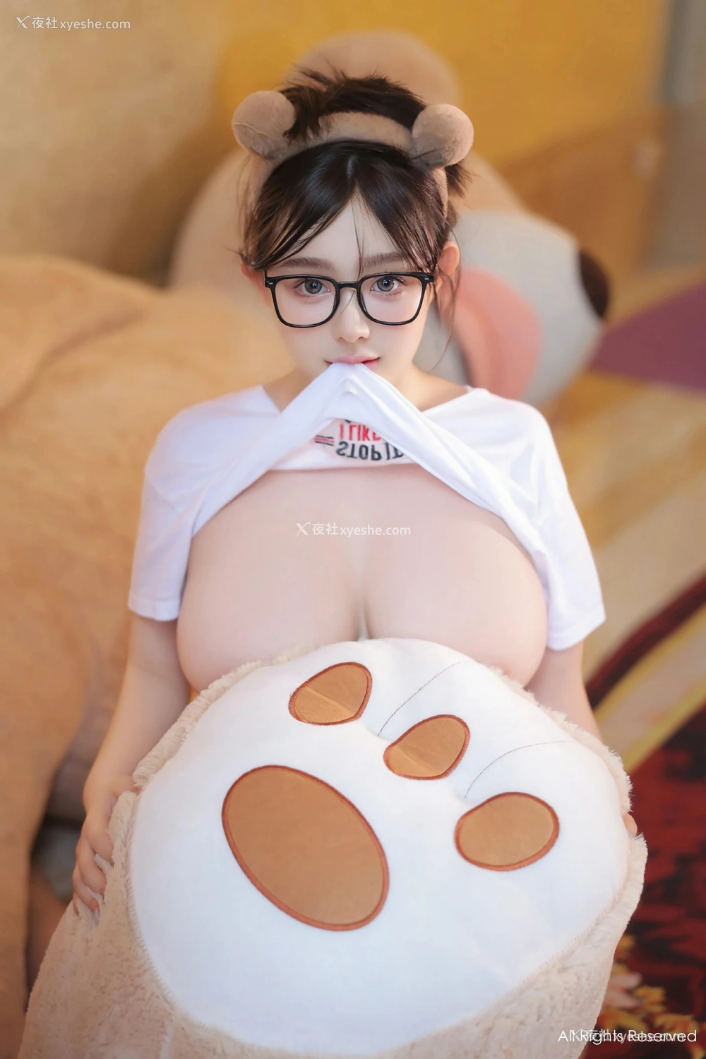 1P - [XiuRen秀人网] No.8809 娜娜子yy