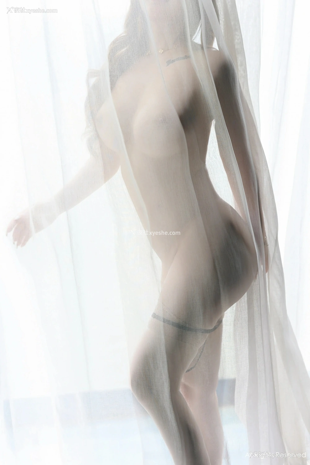 1P - [XiuRen秀人网] No.8813 小海臀Rena