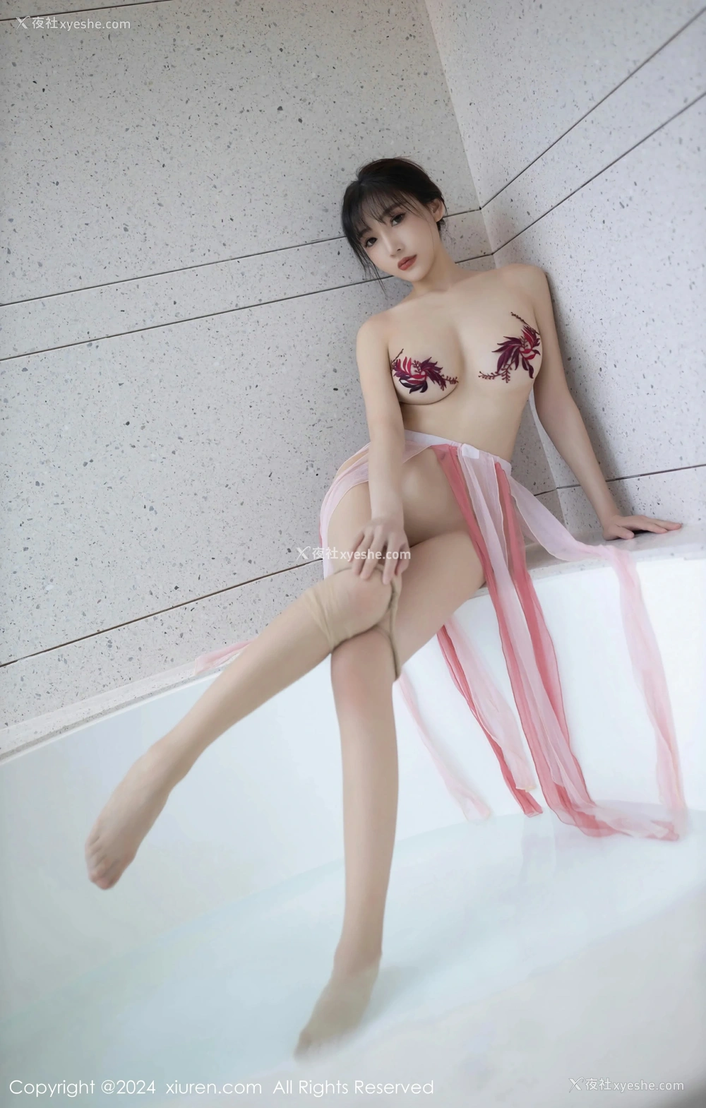 1P - [XiuRen秀人网] No.8954 陆萱萱