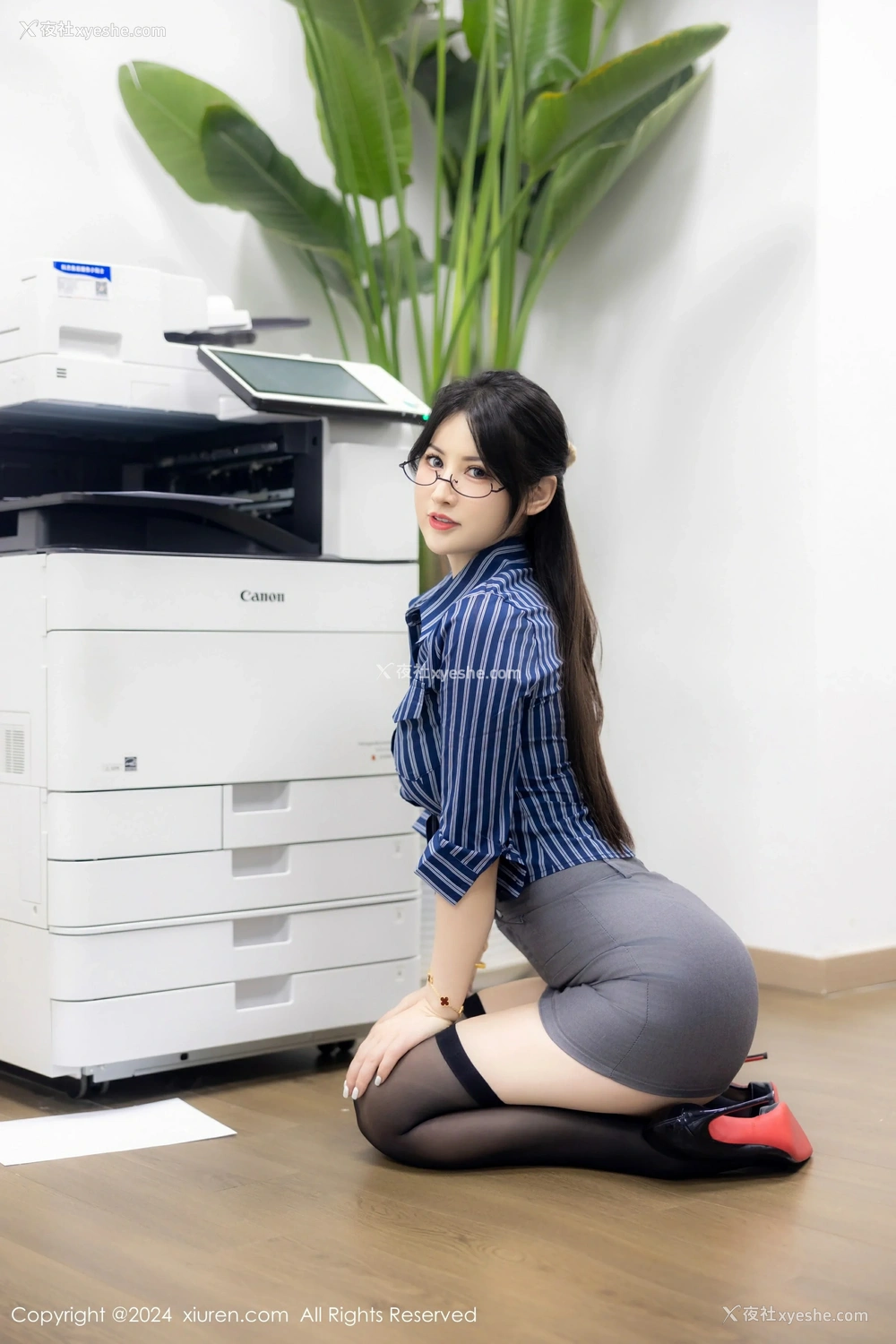 1P - [XiuRen秀人网] No.8971 诗诗kiki
