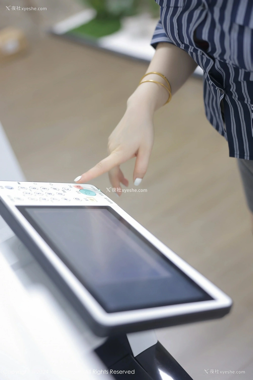 1P - [XiuRen秀人网] No.8971 诗诗kiki