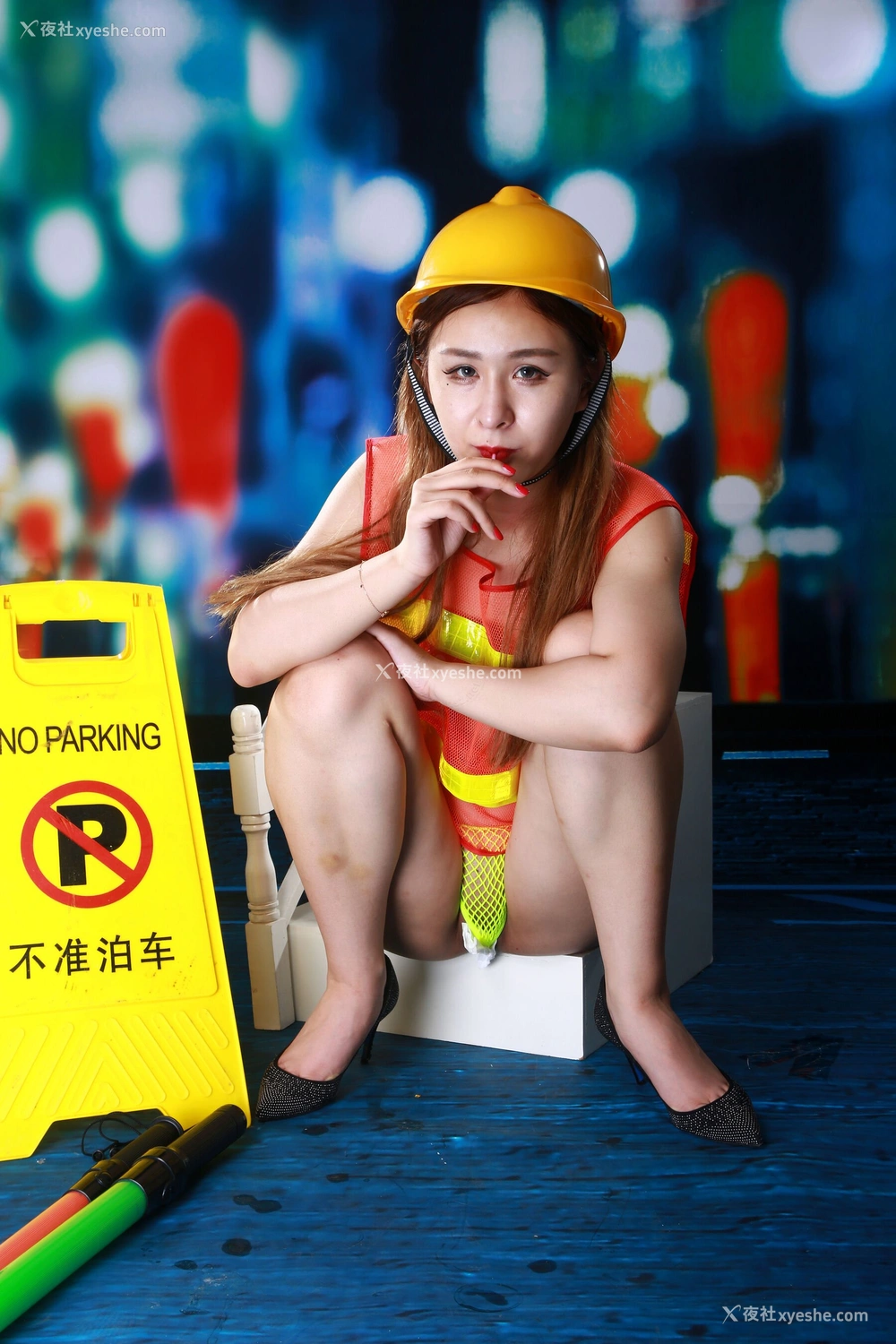 1P - 国模小悠人体私拍套图