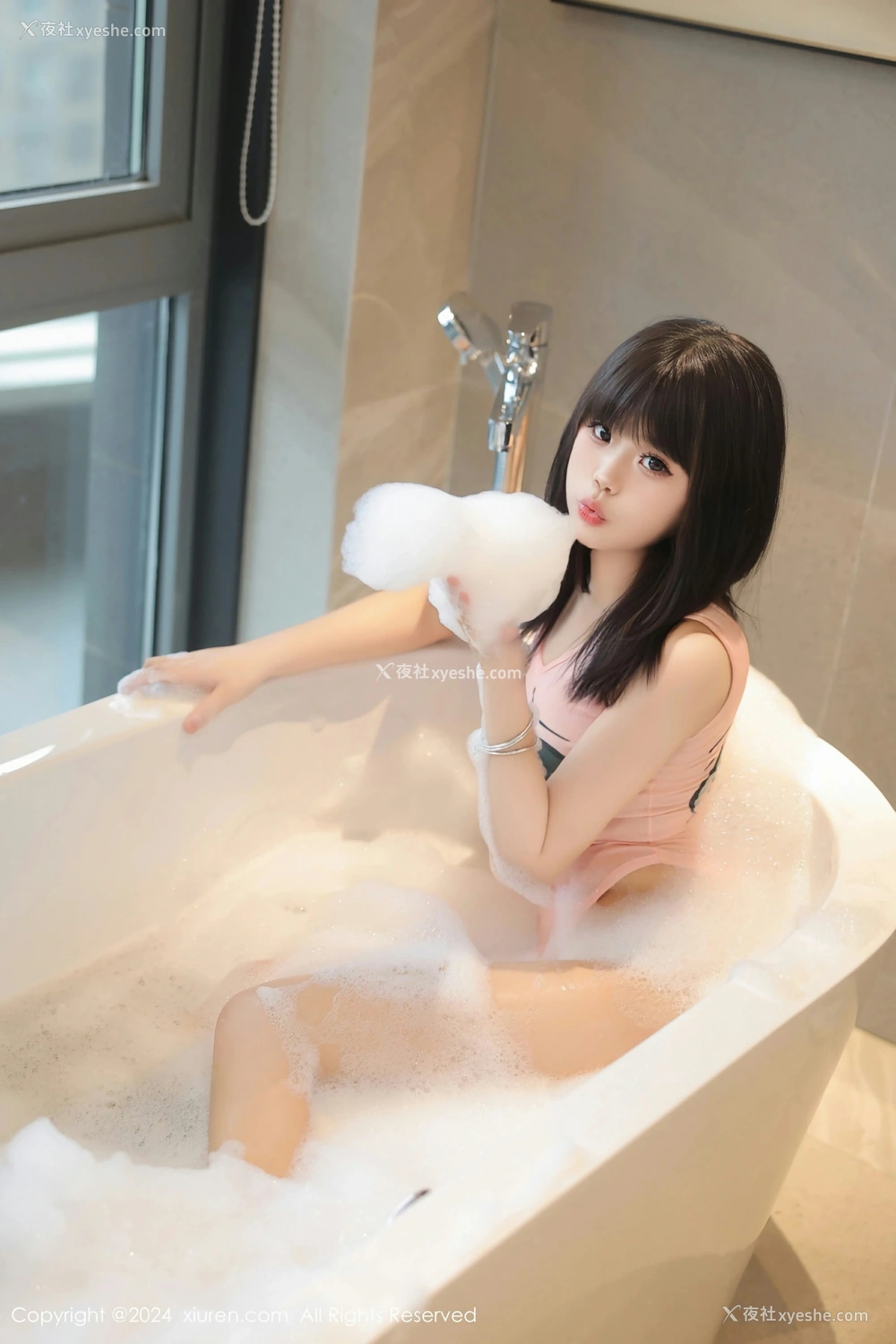 1P - [XiuRen秀人网] No.8446 徐若兮