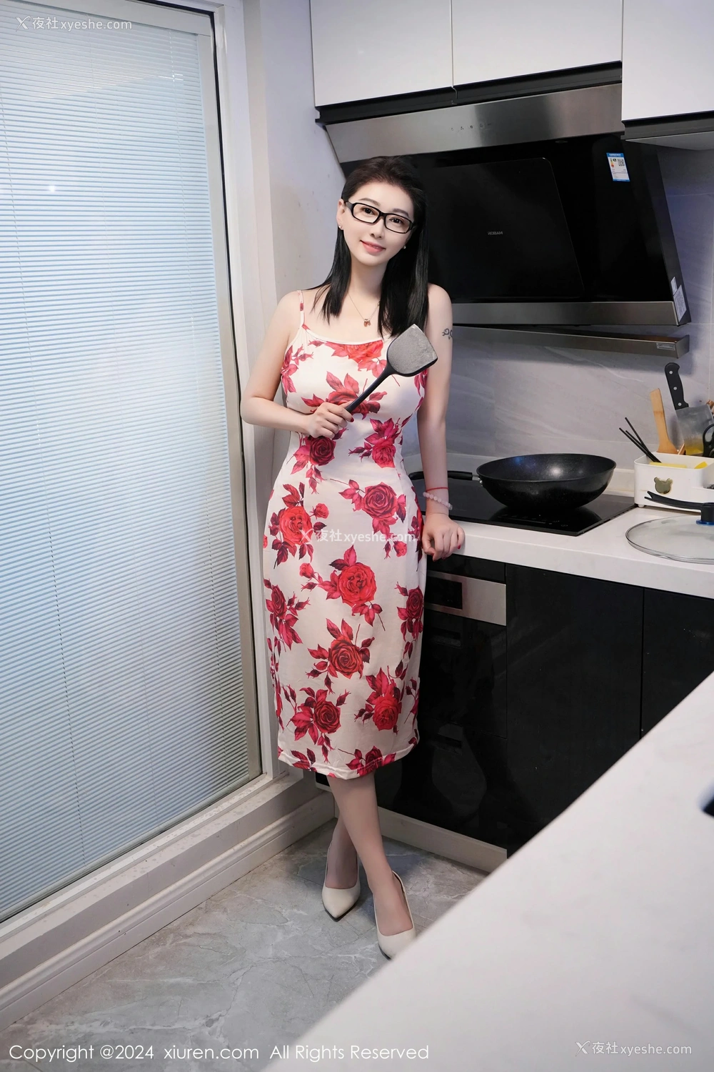 1P - [XiuRen秀人网] No.8468 雅茹老师