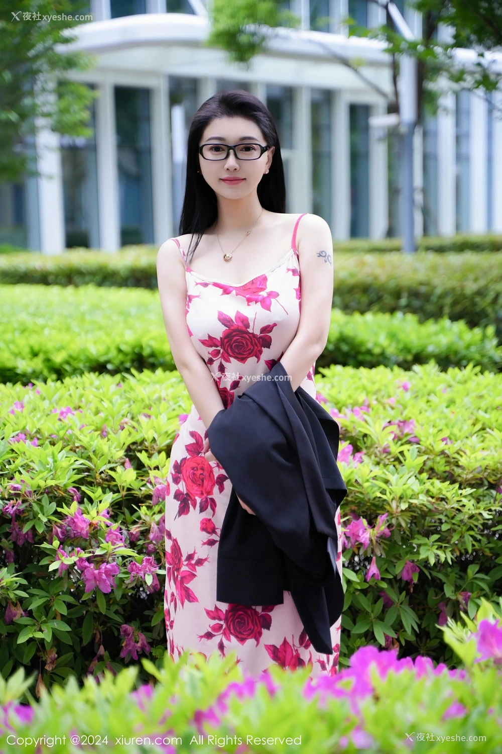 1P - [XiuRen秀人网] No.8468 雅茹老师