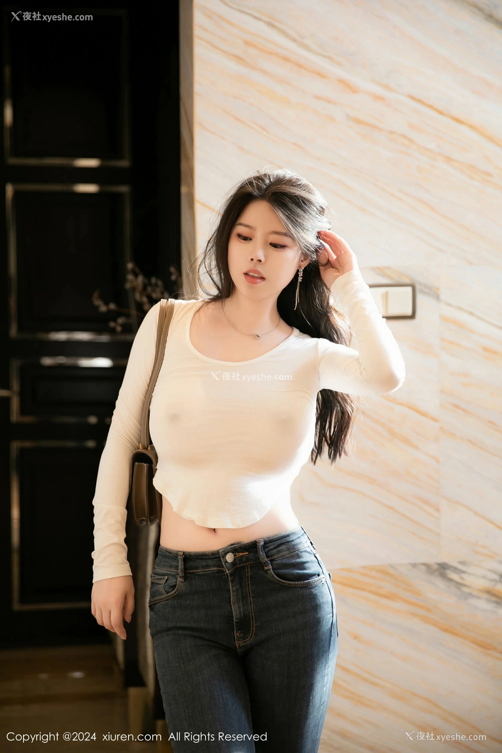 1P - [XiuRen秀人网] No.8618 白茹雪abby