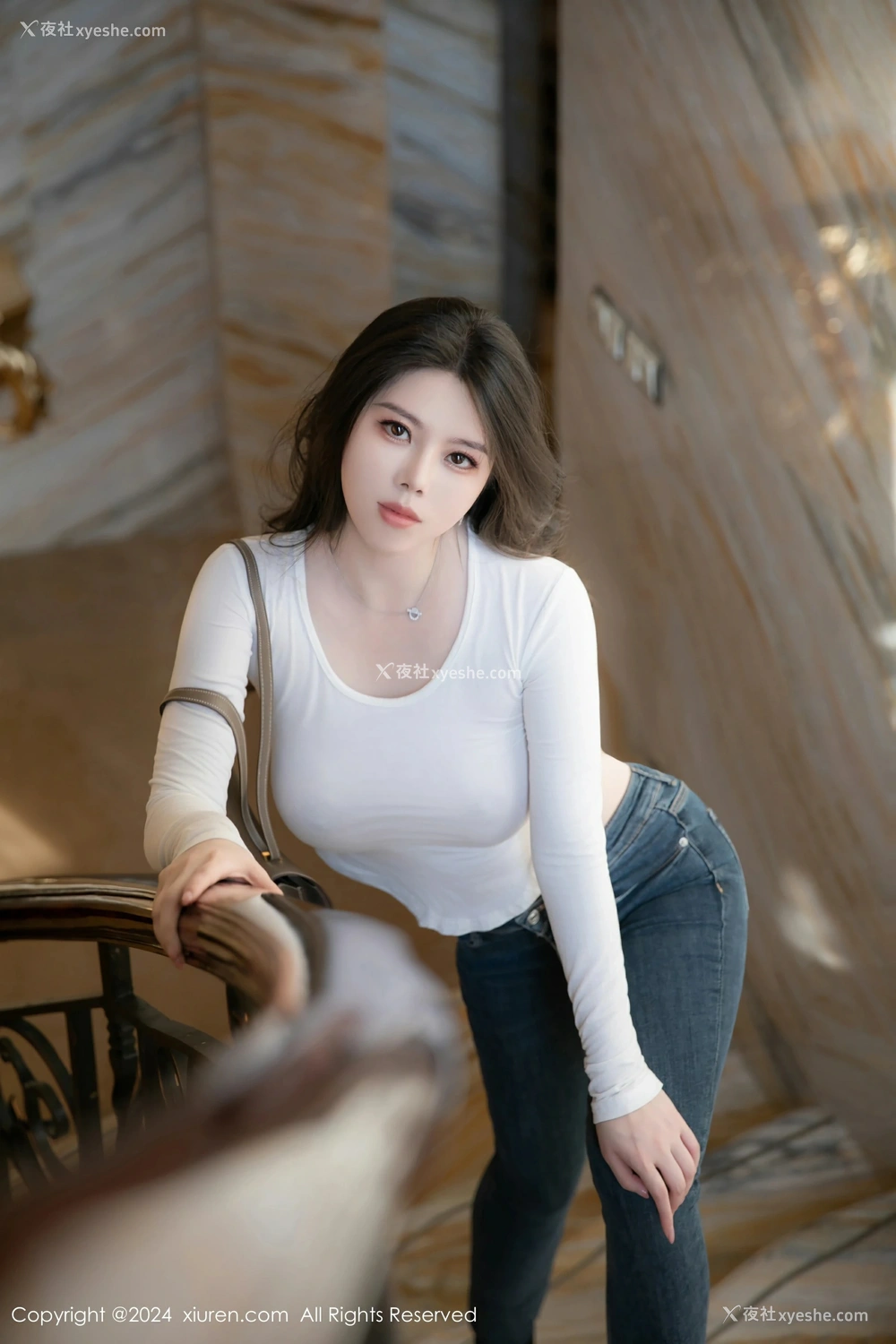 1P - [XiuRen秀人网] No.8618 白茹雪abby