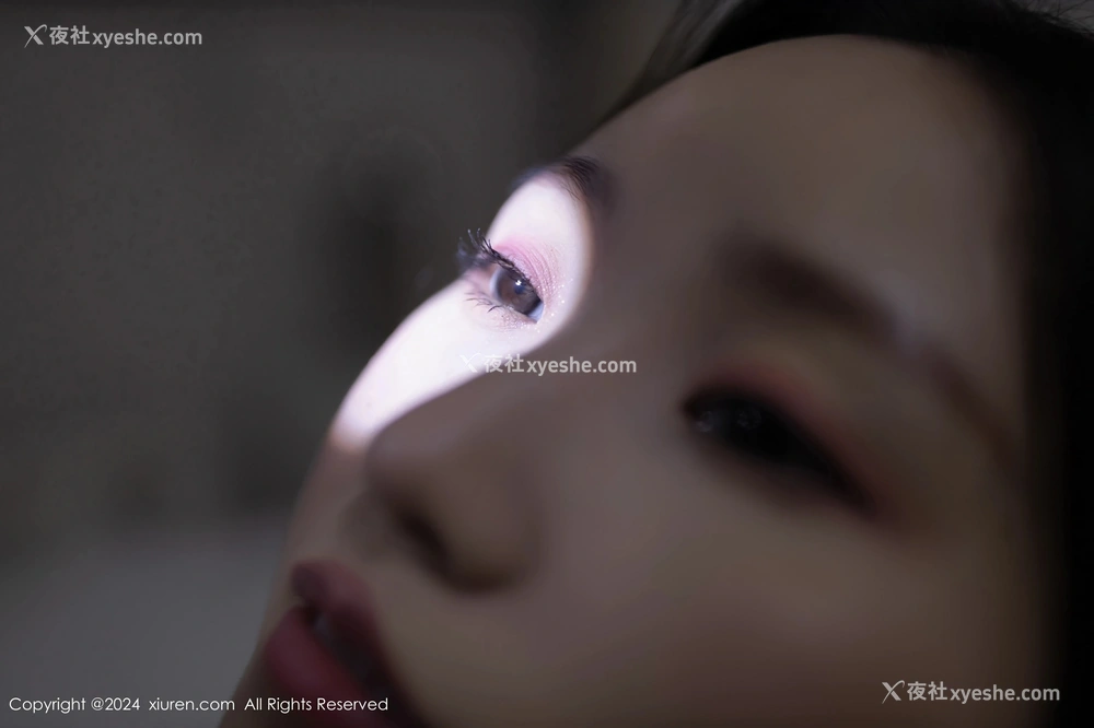 1P - [XiuRen秀人网] No.8874 杏子Yada