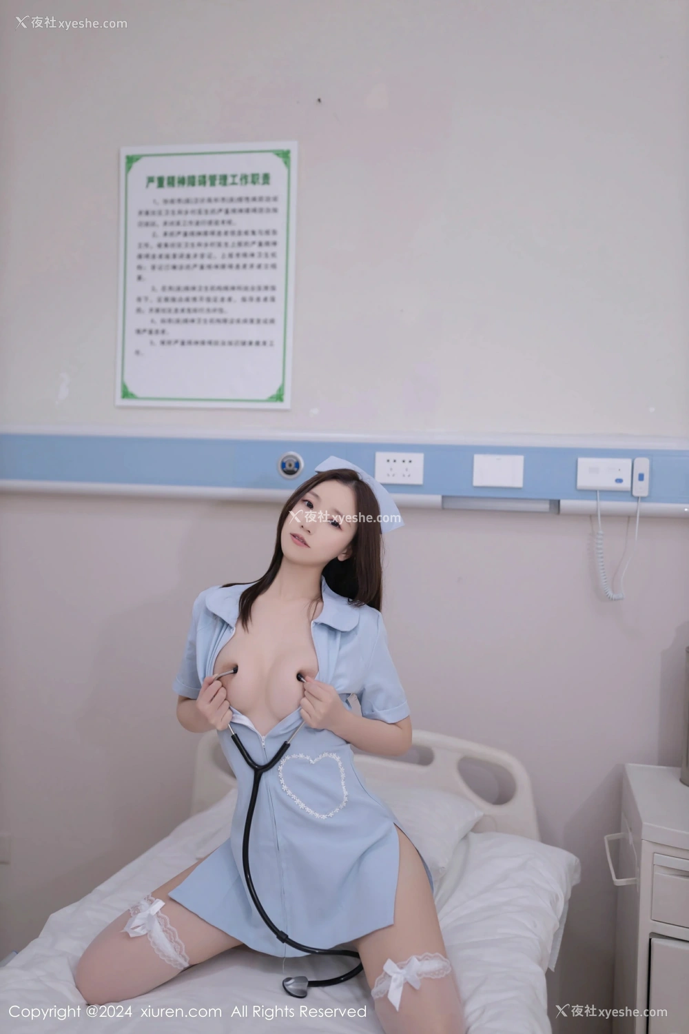 1P - [XiuRen秀人网] No.8874 杏子Yada