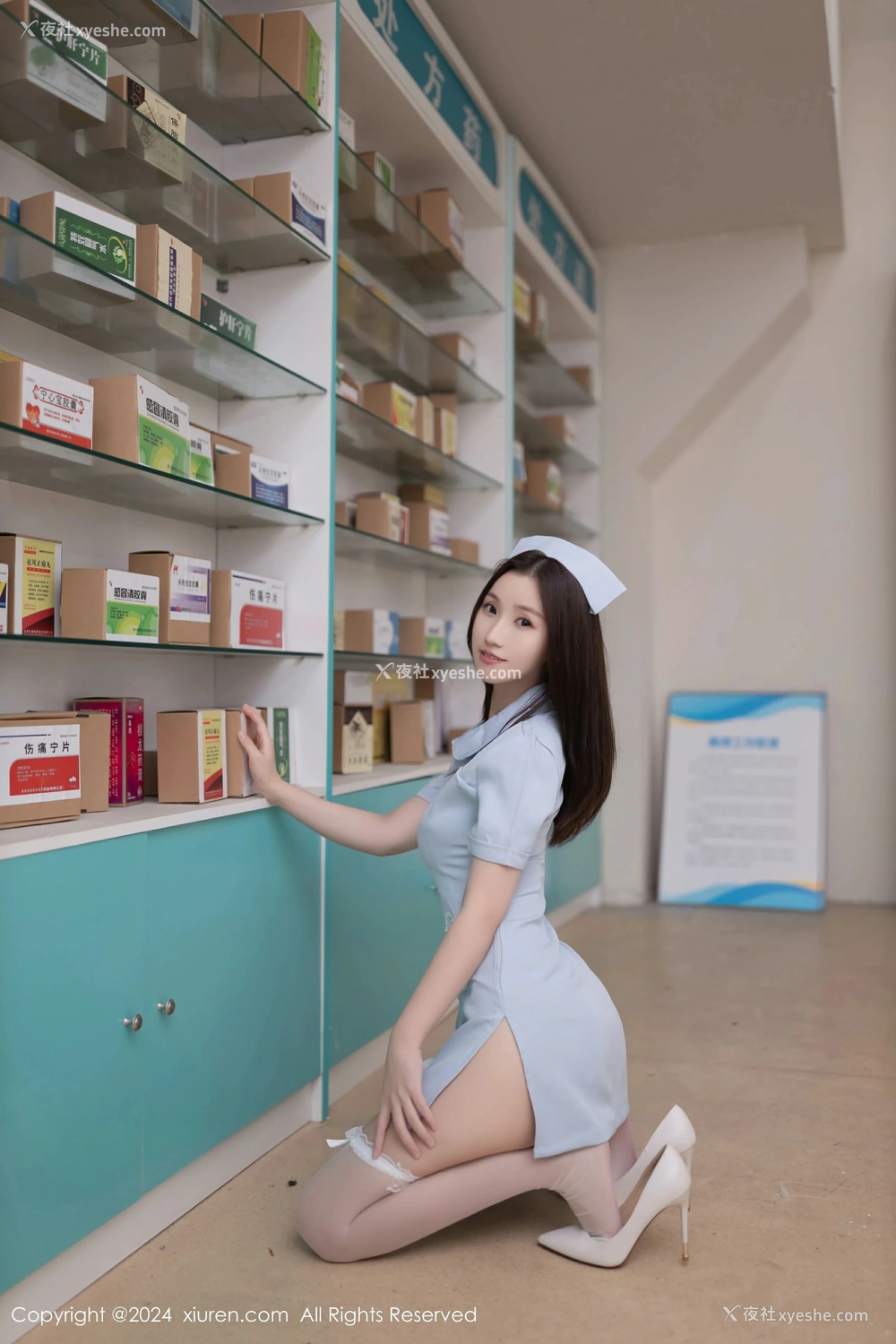 1P - [XiuRen秀人网] No.8874 杏子Yada
