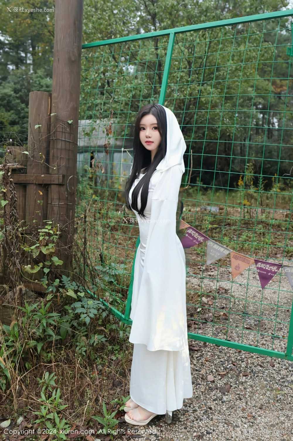 1P - [XiuRen秀人网] No.9376 小薯条nienie