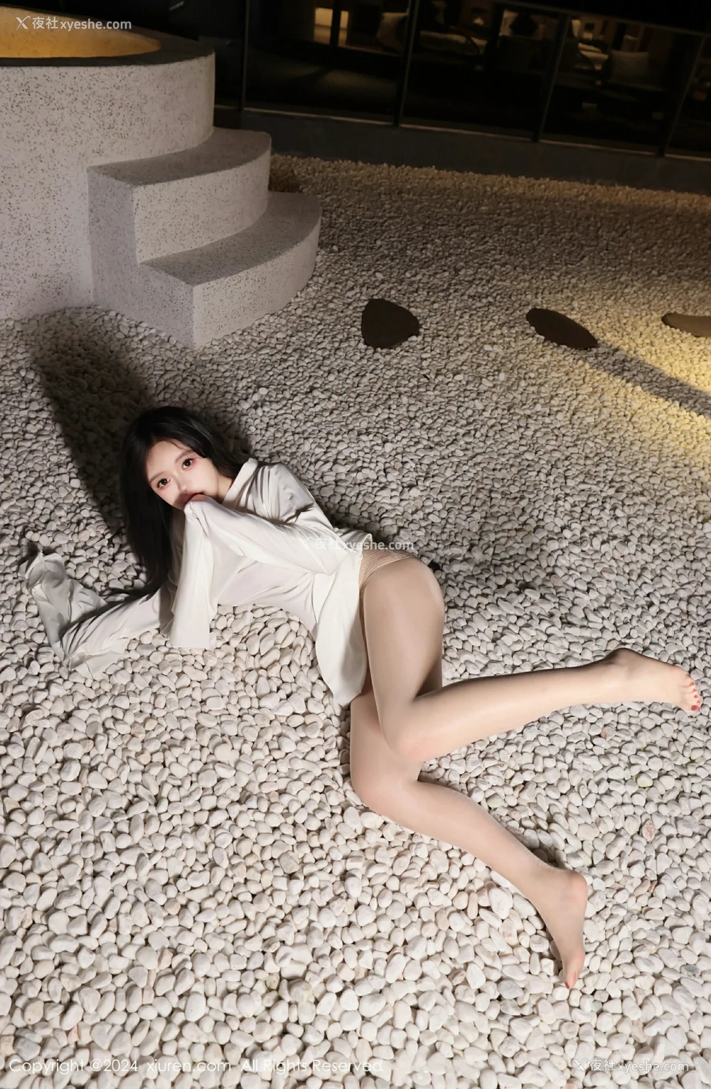 1P - [XiuRen秀人网] No.9376 小薯条nienie