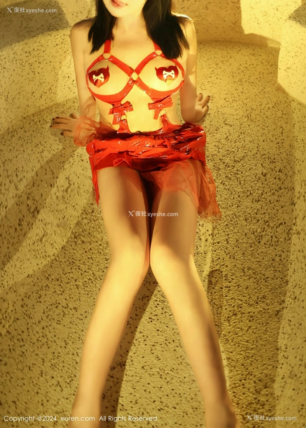 1P - [XiuRen秀人网] No.9376 小薯条nienie