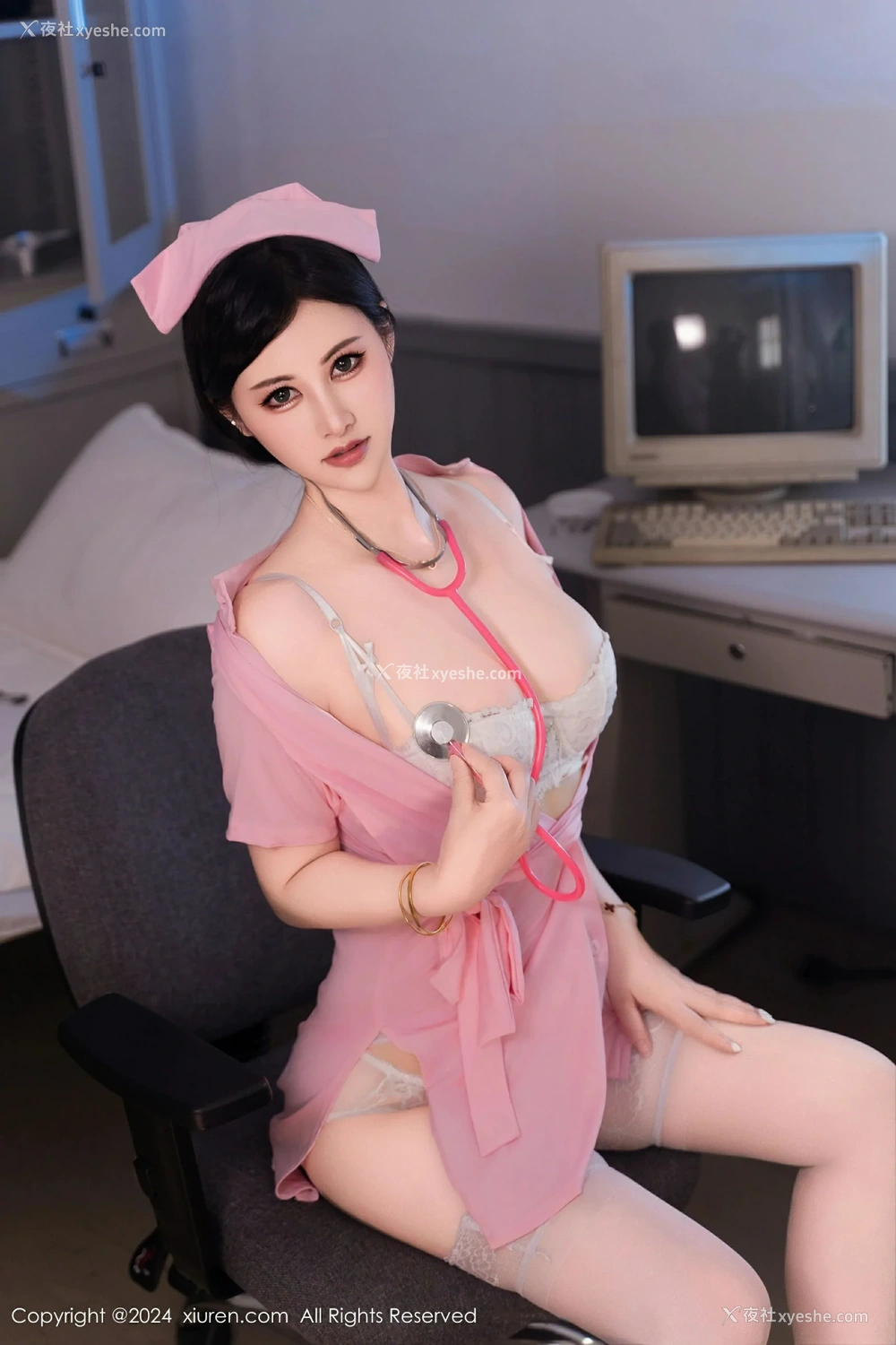 1P - [XiuRen秀人网] No.9434 诗诗kiki