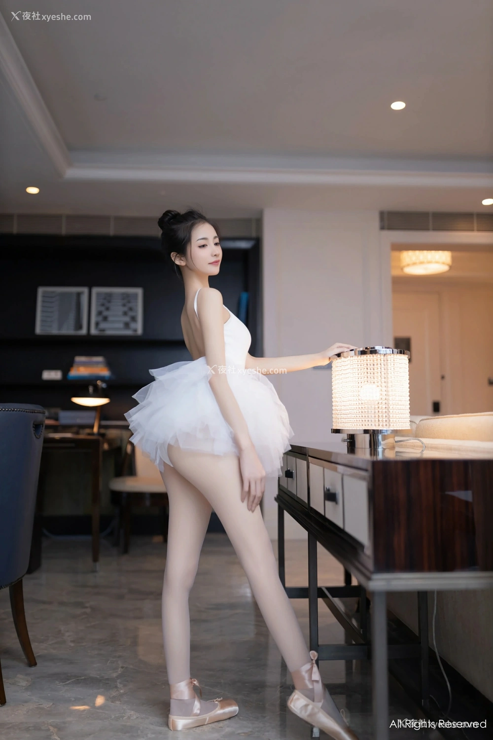 1P - [XiuRen秀人网] No.8657 鱼尾fish