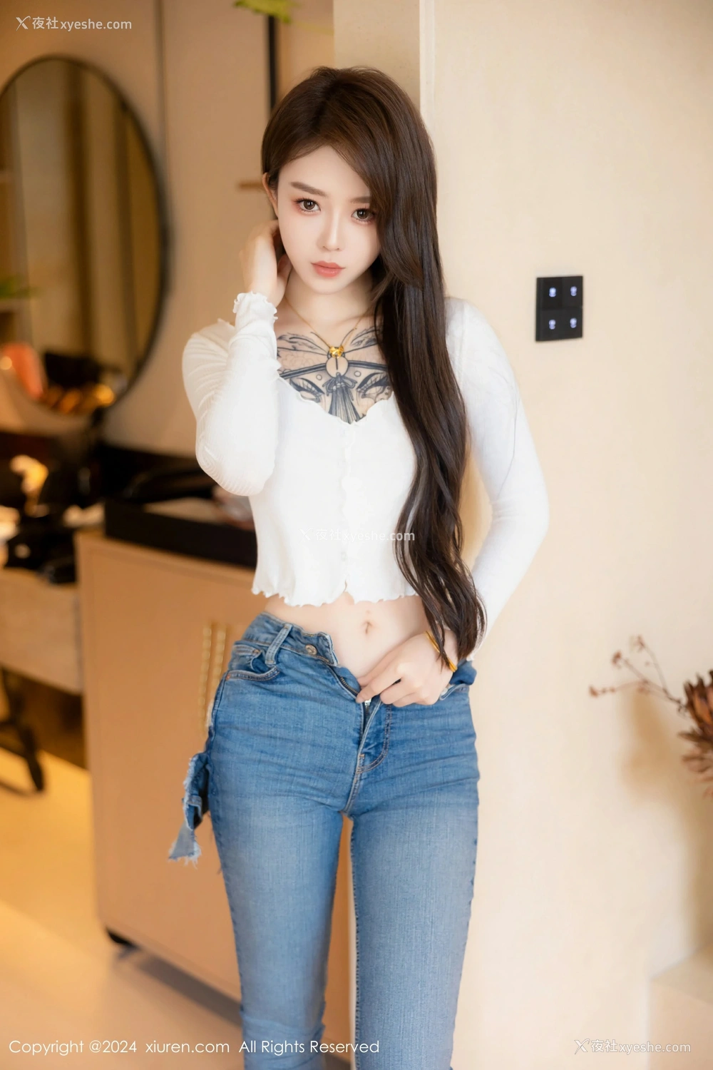 1P - [XiuRen秀人网] No.8740 奶瓶.