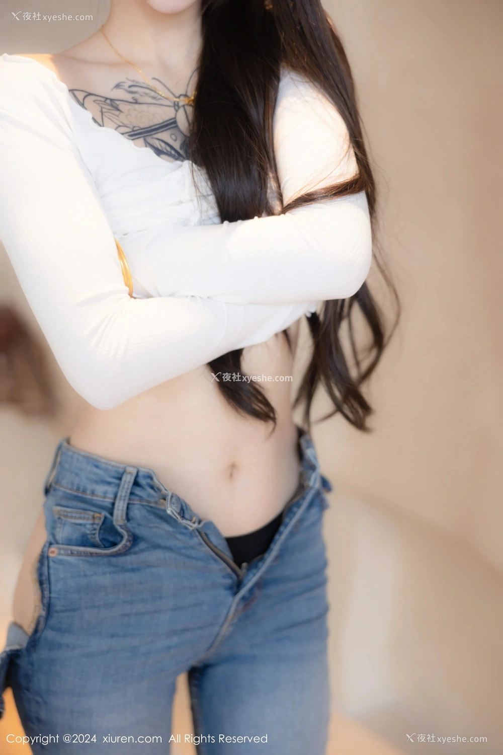 1P - [XiuRen秀人网] No.8740 奶瓶.