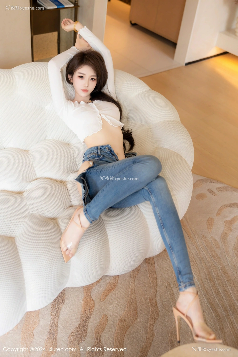 1P - [XiuRen秀人网] No.8740 奶瓶.