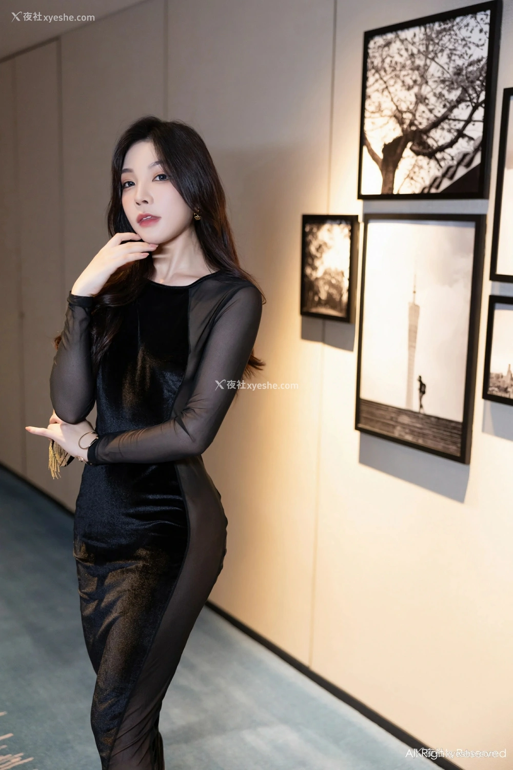 1P - [XiuRen秀人网] No.8598 徐莉芝Booty