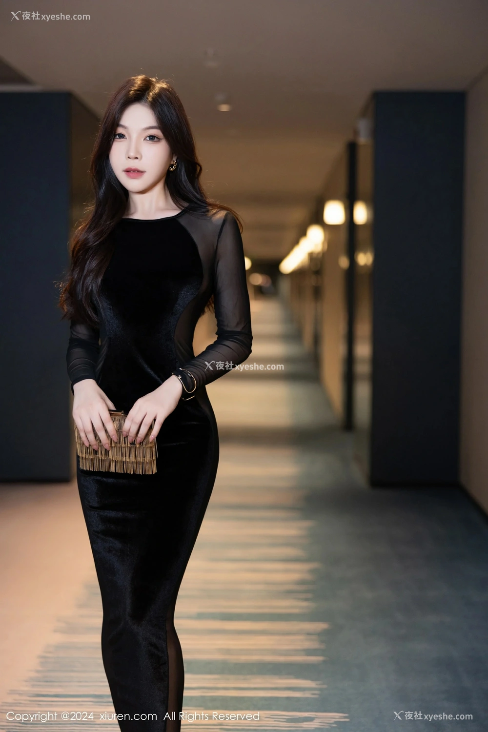 1P - [XiuRen秀人网] No.8598 徐莉芝Booty