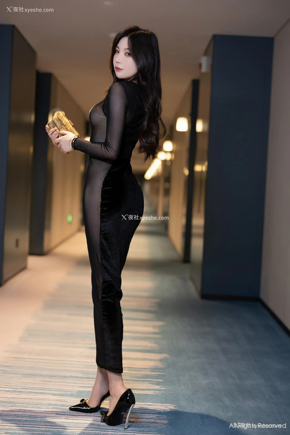 1P - [XiuRen秀人网] No.8598 徐莉芝Booty