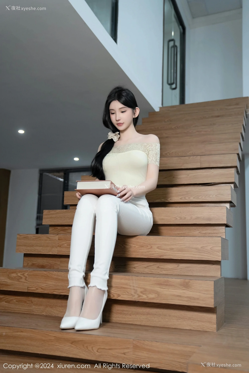 1P - [XiuRen秀人网] No.8633 周于希Sally