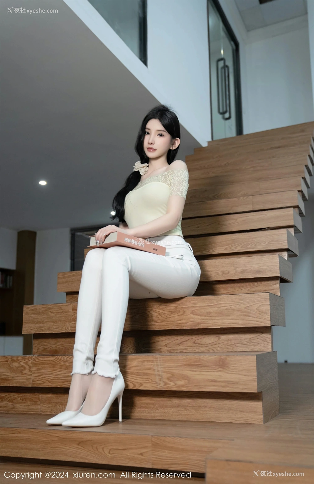 1P - [XiuRen秀人网] No.8633 周于希Sally