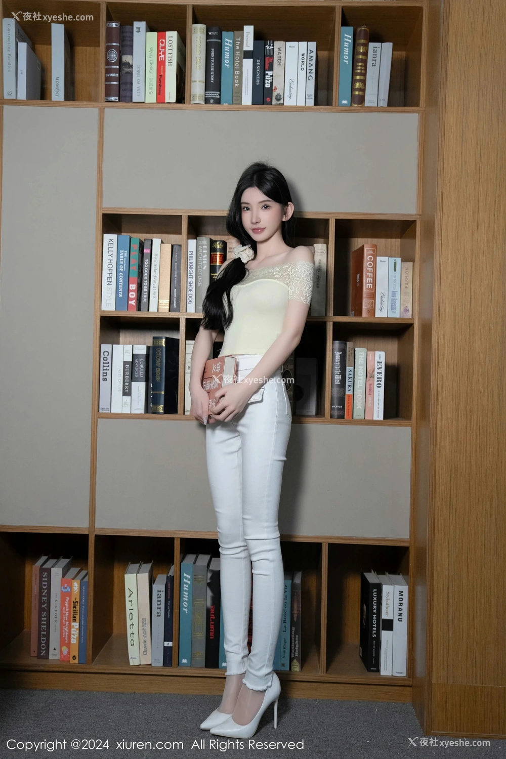 1P - [XiuRen秀人网] No.8633 周于希Sally