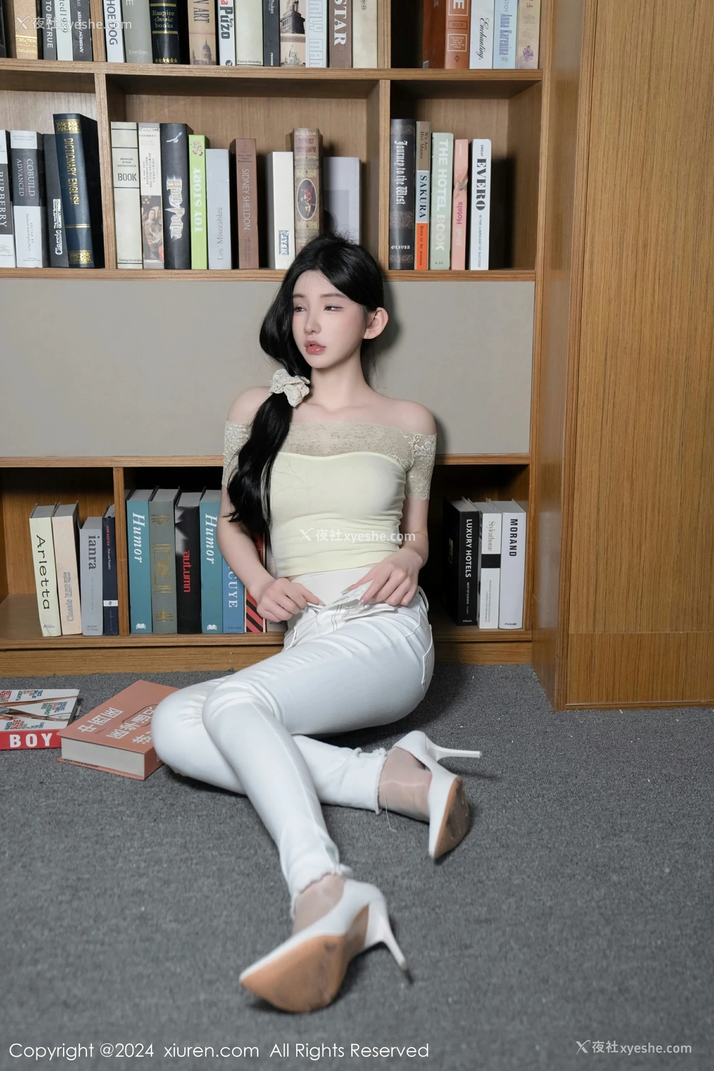 1P - [XiuRen秀人网] No.8633 周于希Sally